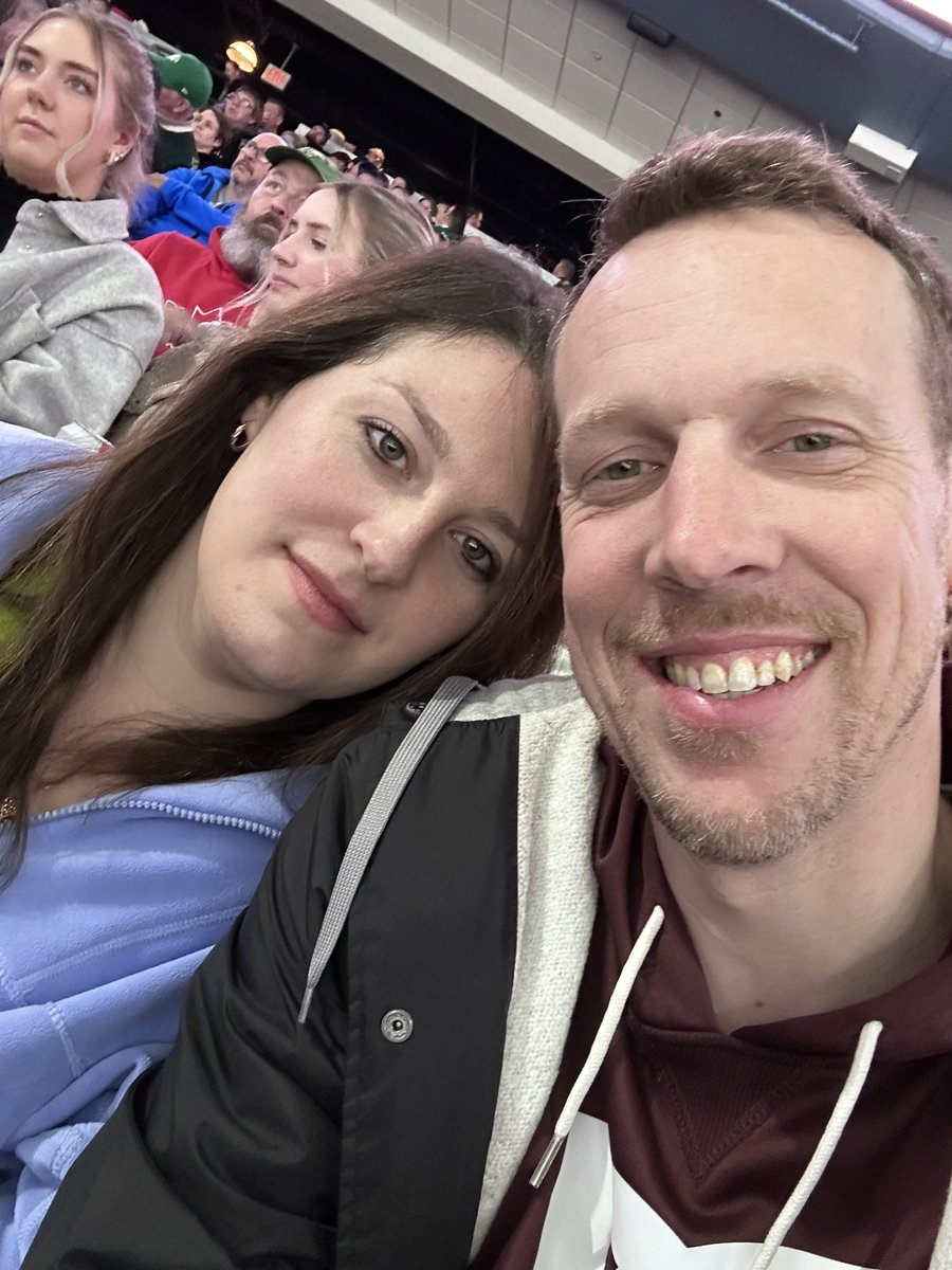 Date night!! <a href="/LondonKnights/">London Knights</a> <a href="/CoultersRx/">Coulter's Pharmacy</a> #snapshotgiveaway