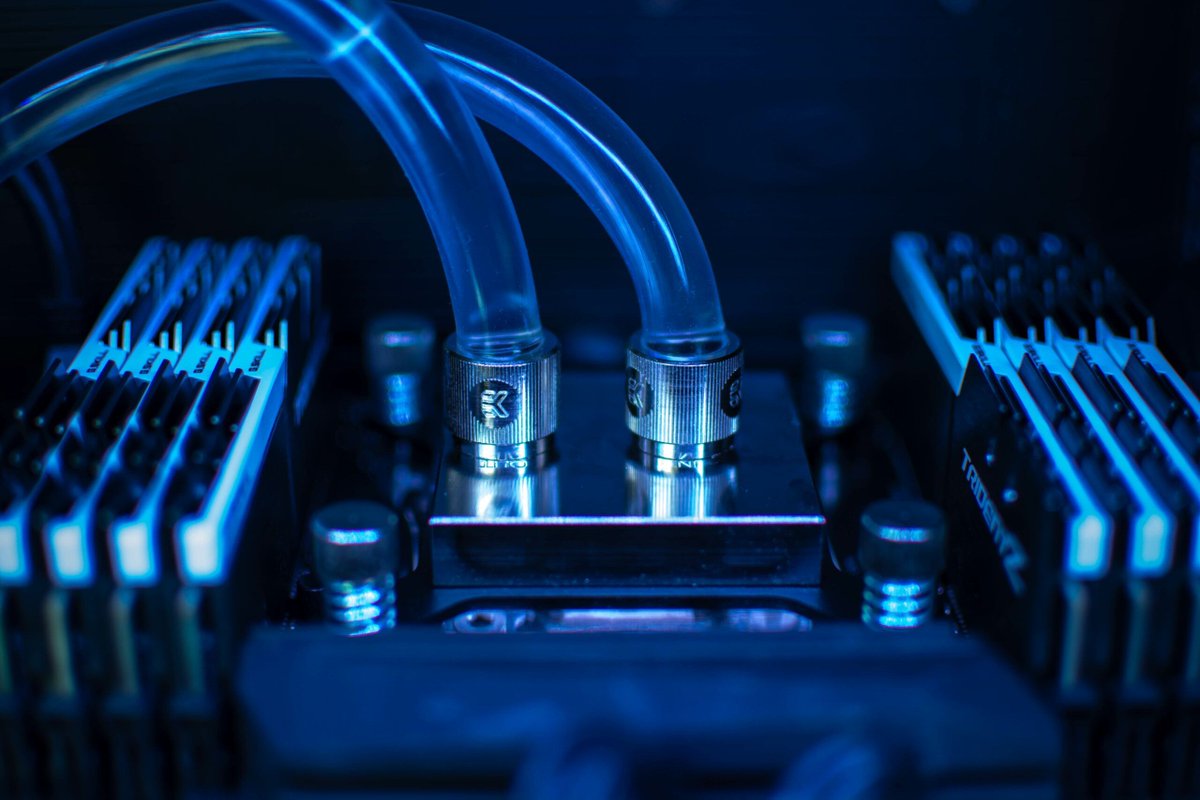Facing the heat from advanced AI tech, data centers are evolving. Liquid cooling emerges as the key to unlocking higher efficiency and density. The future looks cool for energy-intensive workloads. buff.ly/3P5yErL