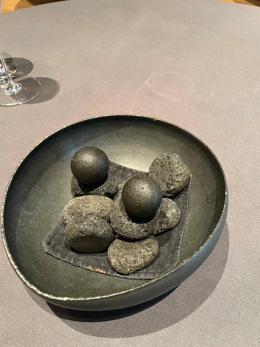 Meihui1128's tweet photo. 2023Asia's50ベスト8、theworld50ベスト60、ミシュラン・ジェスターのリングが多い有名店
主菜は相対的にこんなに驚くことはない； しかし、Chefは酸味の要素がたくさん使われており、豆腐、柿など、私が好きな食材もあります。

#リング
#ミシュラン
#美味しい https://t.co/f0u0I9CdoO