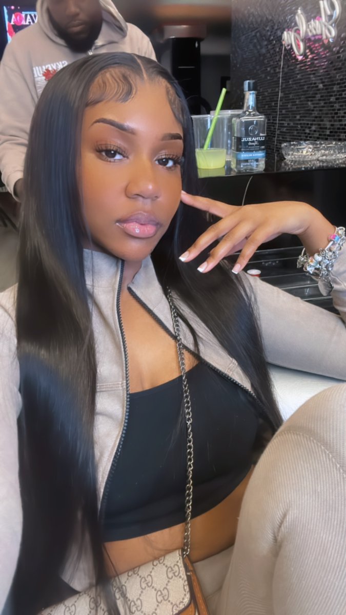 ariemonet98's tweet photo. switch them bags then move on.. then move on https://t.co/UqBxVXK45o