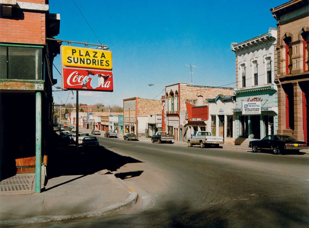 LKpaddy's tweet photo. Wim Wenders •
Sundries, Las Vegas, New Mexico, 1983 https://t.co/bgO2gsVJZN