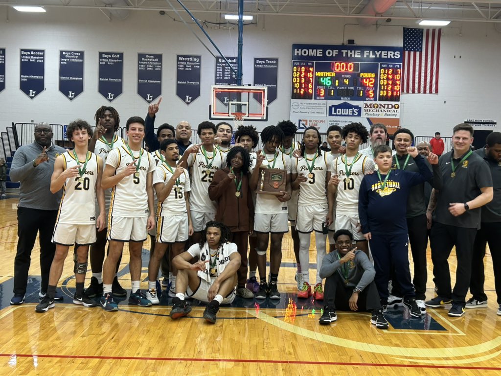 WhitmerAthletic's tweet photo. 🥇 YOUR 2024 DISTRICT CHAMPS 🥇 https://t.co/127EG9RR8P