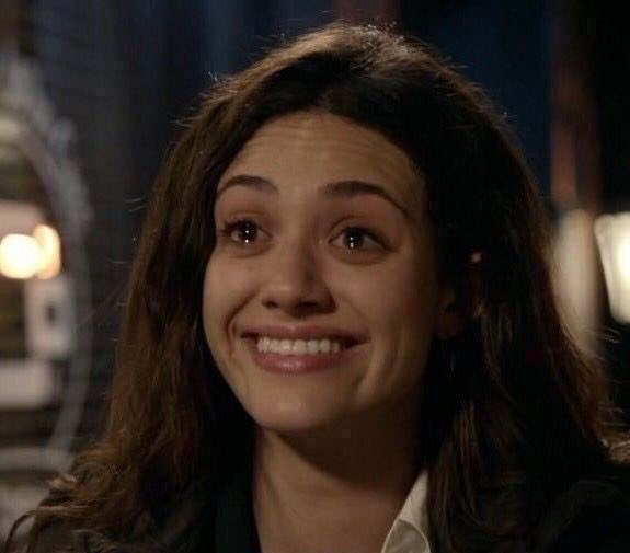 QUERER LEER, PERO NO SABER QUÉ LEER, PERO CON GANAS DE INICIAR UN LIBRO, PERO SIN SABER CUÁL ELEGIR AL VER TODOS LOS PENDIENTES, PERO A LA VEZ BUSCAR UNO NUEVO Y PERDER EL TIEMPO DE LEER.