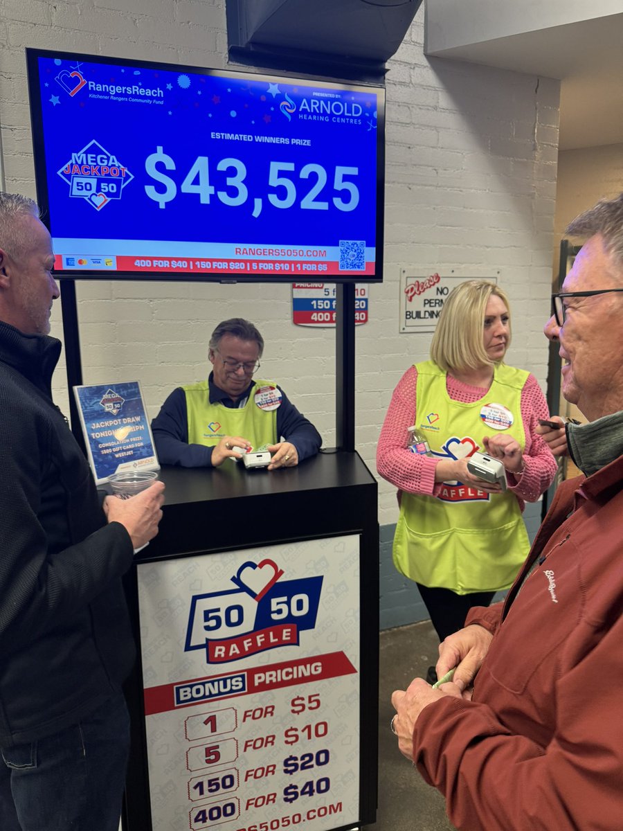 💰🎉 We are so grateful for our volunteers! Be sure to grab your 50/50 tickets at the <a href="/OHLRangers/">Kitchener Rangers</a> game! 

And a MEGA thanks to our presenting sponsor, <a href="/ArnoldHearing/">Arnold Hearing Centres</a>! Their team member Lindsay is here helping us sell tickets tonight! 

🎟️ Rangers5050.com