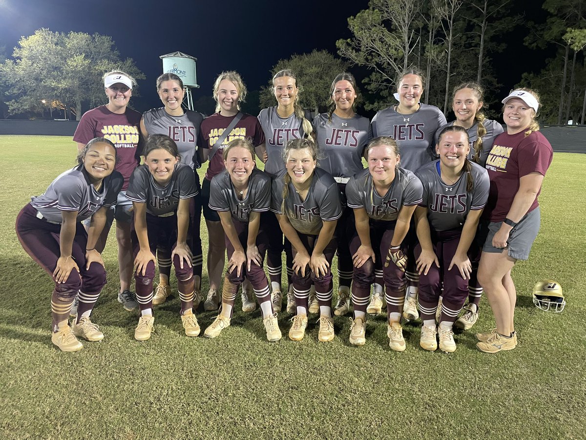 Jets finish up their Florida trip 4-4. A lot of firsts for this young Jet Ball team! 

#JetBall✈️🥎