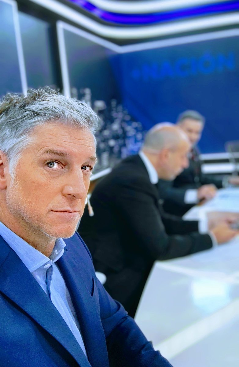 HoracioCabak's tweet image. Xeando (?) en vivo con @majulluis y equipo, en @lanacionmas
#BlueSteele
#ModoOn