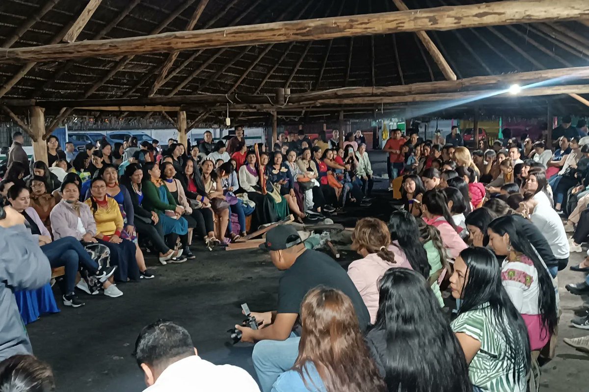 MirianLCisneros's tweet photo. Hoy en el marco de la conmemoración por el día internacional de la mujer, a partir de las 4:00 de la madrugada participamos de la wayusa upina en la que compartimos con varias mujeres lideresas de la amazonía. 

#Diadelamujer
#8marzo2024
EcParlandino https://t.co/cMKhBFCqqy