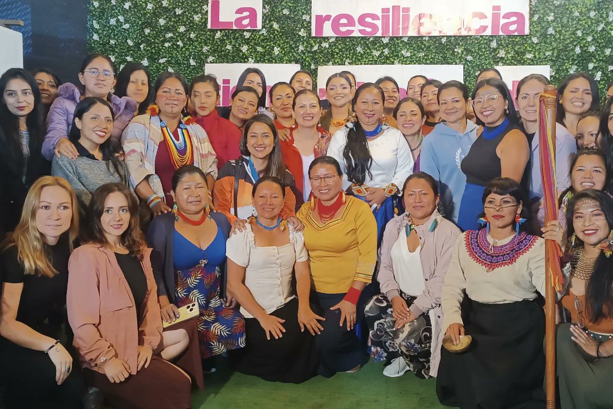 MirianLCisneros's tweet photo. Hoy en el marco de la conmemoración por el día internacional de la mujer, a partir de las 4:00 de la madrugada participamos de la wayusa upina en la que compartimos con varias mujeres lideresas de la amazonía. 

#Diadelamujer
#8marzo2024
EcParlandino https://t.co/cMKhBFCqqy