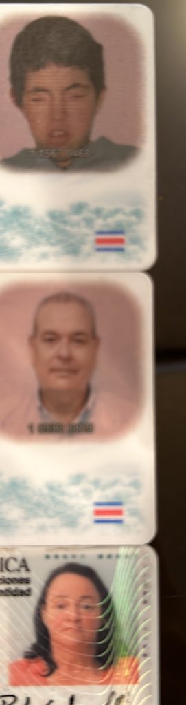 fabiolous03's tweet photo. Alguno conoce a estas personas. Me encontré sus documentos junto con más cosas en Moravia y quisiera devolverlos. Me ayudan a difundirlo? Randall Alfaro Y Martha Rodriguez. Gracias https://t.co/gaUvdAcyax