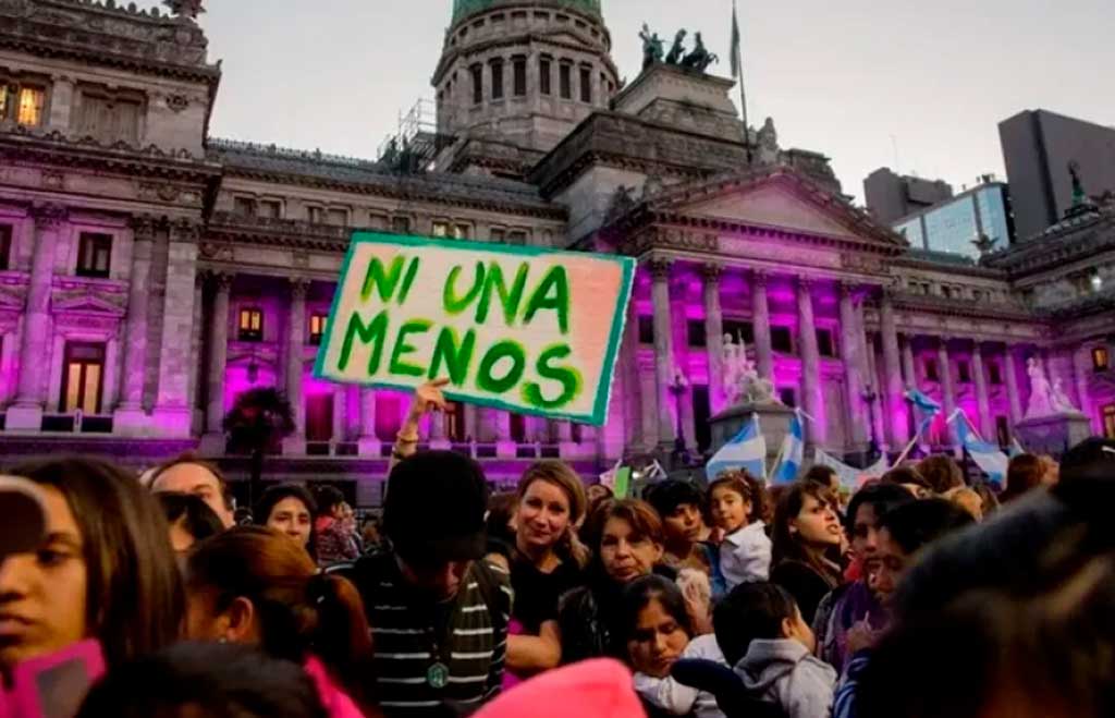 Pese al despliegue policial y la lluvia, miles de mujeres salieron hoy a  las calles de Argentina para exigir el respeto a los derechos de todas  las personas y denunciar las políticas del Gobierno de Javier Milei.
#CiegodeAvila <a href="/IzquierdoAlons1/">Livan Izquierdo Alonso</a>
<a href="/fernandezarcia/">Alfredo Fernández Arcia</a>
 <a href="/yamila_padron/">Yamila Cruz Padrón</a>