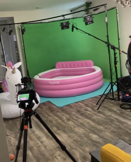 I don't have the capacity to write a long caption rn, but I just want to say THANK YOU to everyone (virtually<a href="/tag/hotgirltwitch"class="tags"><span>#hotgirltwitch</span></a>