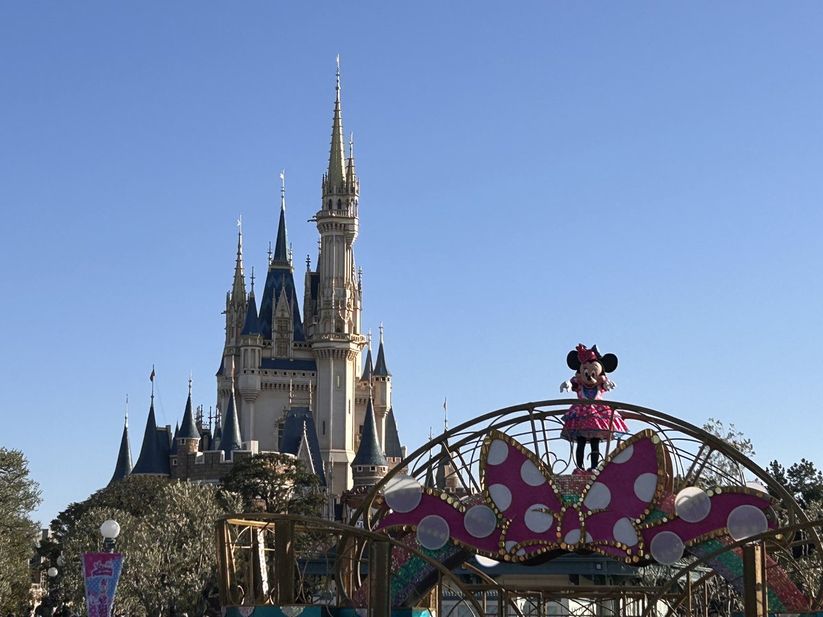 HENA_choco_Late's tweet photo. ミニーちゃんyo🌟
Minnie at Disneyland
＃Disneyland　＃ディズニーランド https://t.co/CrEvt6dA6C