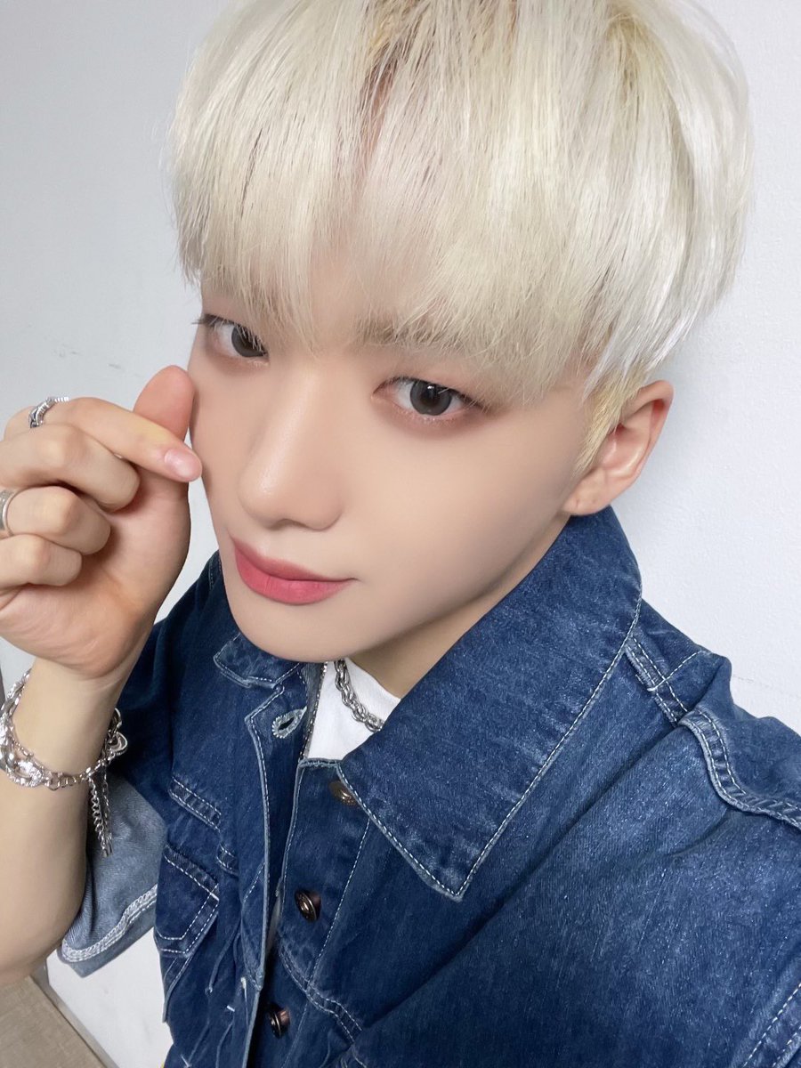 xikers_official's tweet photo. [#민재] 누가 로디를 향한 사랑 좀 말려줘🙏
#xikers #싸이커스 https://t.co/6s7Ty71G2Q