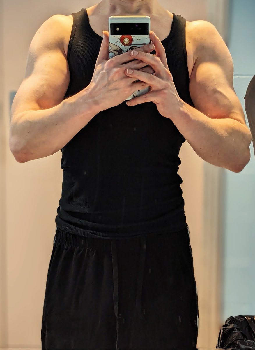 CursedGazebo's tweet photo. Hello here are my arms https://t.co/QdiD06bF0o