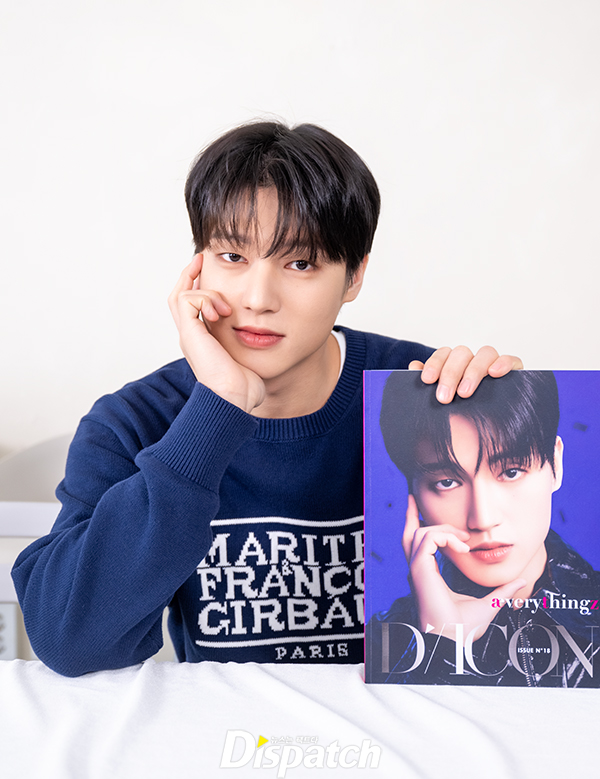 DICON_ATEEZ's tweet photo. [현장포토] "마주치면 브이"…우영, 여심 스틸러

🔗https://t.co/TnL3ztOMyt

#에이티즈 #ATEEZ
@ATEEZofficial
#우영 #WOOYOUNG
#디아이콘 #디스패치 #DICON #DISPATCH https://t.co/TNnGNT753d