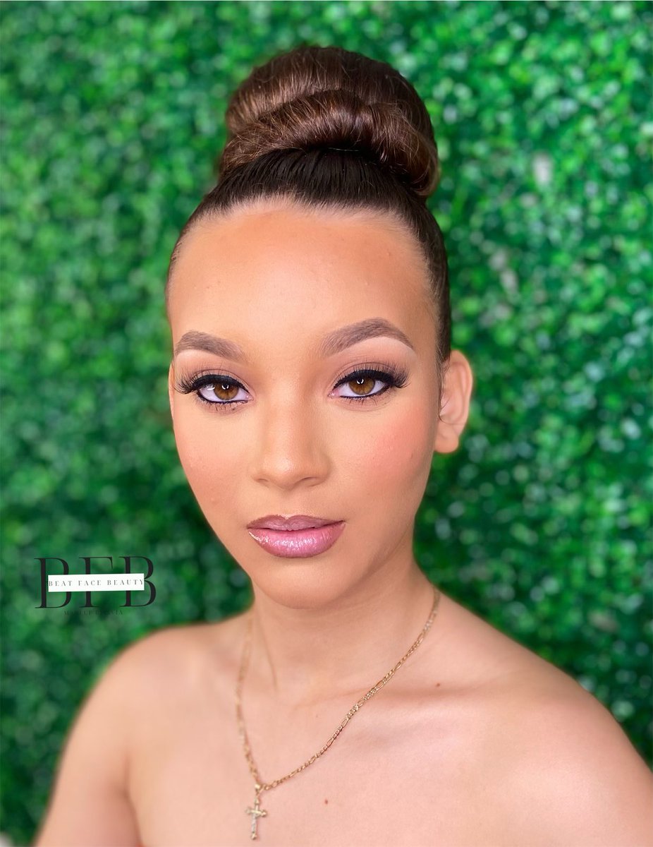 _BeatFaceBeauty's tweet photo. Natural glam 😍✨ https://t.co/vhnLfkV8SW