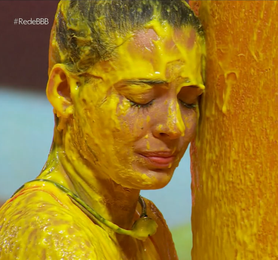 HugoGloss's tweet photo. A Bia resistiu duas vezes, né? À prova e ao Davi tentando convencer ela a desistir kkkk #BBB24 https://t.co/imISyxlmtt