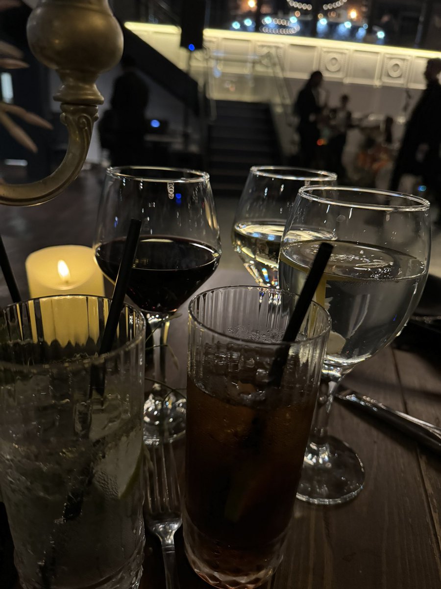 MirandaGberg's tweet photo. If you are a strong proponent of the “the drink rule,” you’re not going to fucking believe this https://t.co/FmxDBDScIW