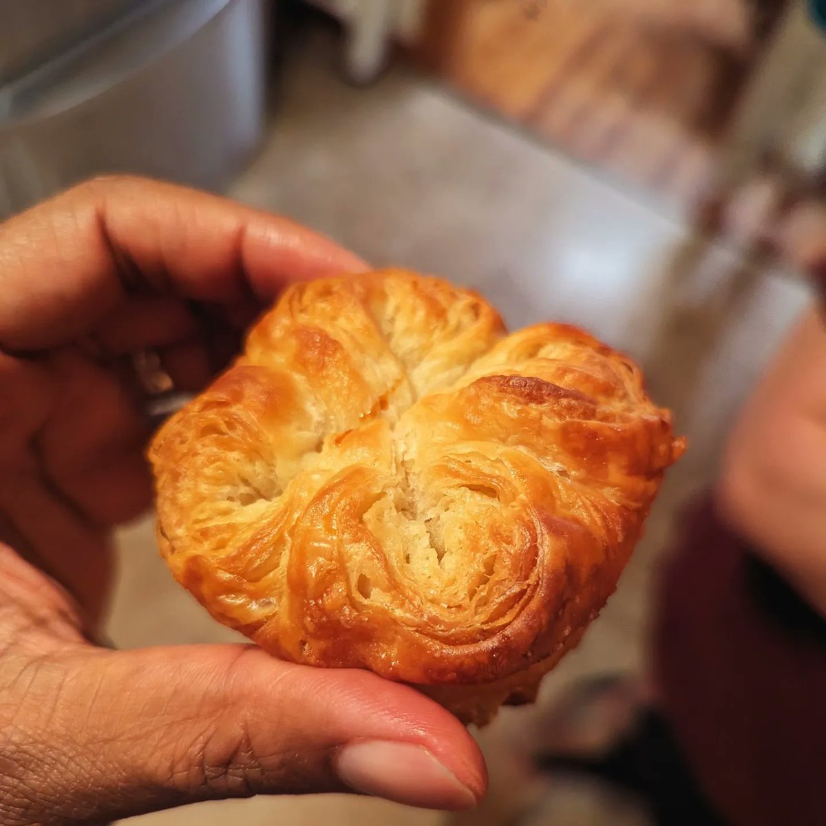 Malcolm_Newsome's tweet image. Tonight's adventure in #breadmaking...

Kouign-amann!

We're all super happy with how they turned out!

Perhaps soon I'll work up the confidence to try croissants and babka.