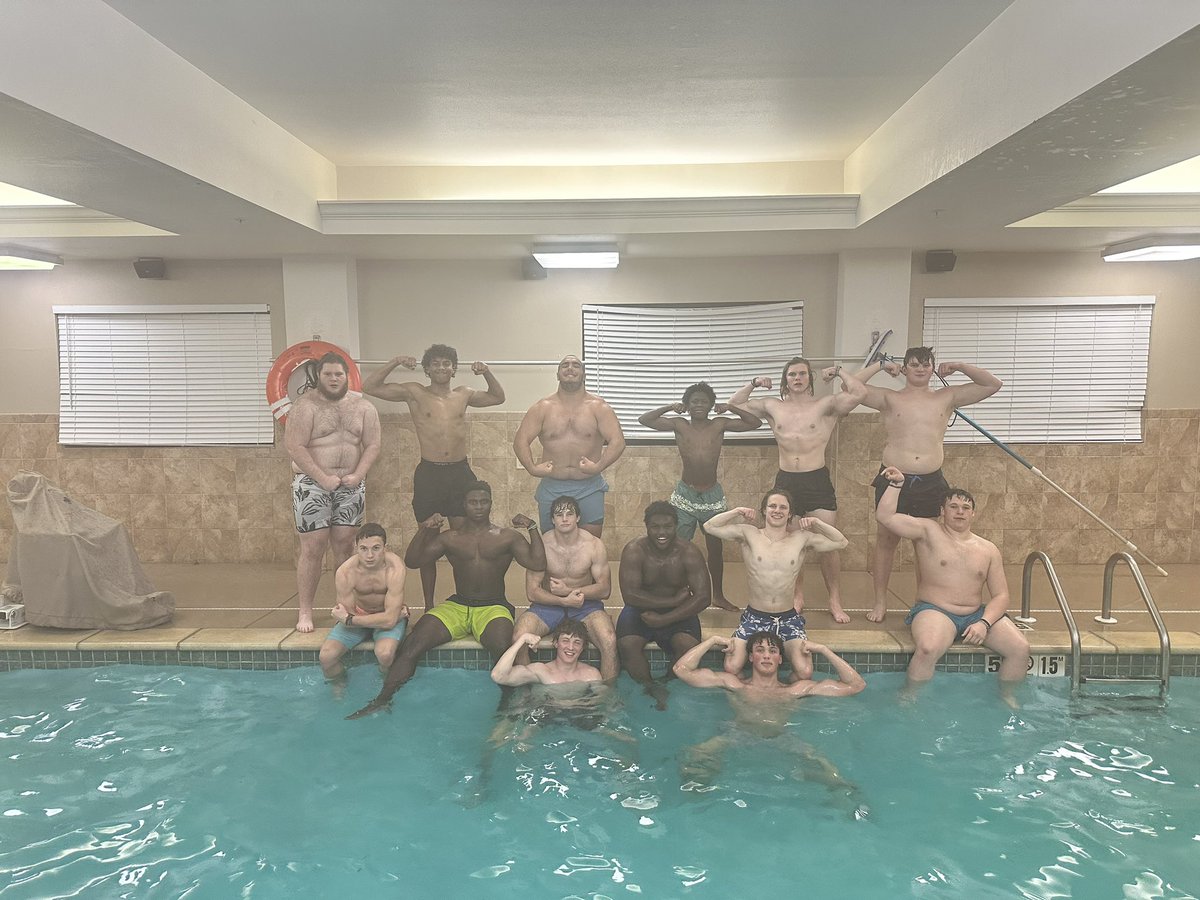 A little pre-meet fun! Lifting start at 9 am tomorrow. Follow along live at liftingcast.com