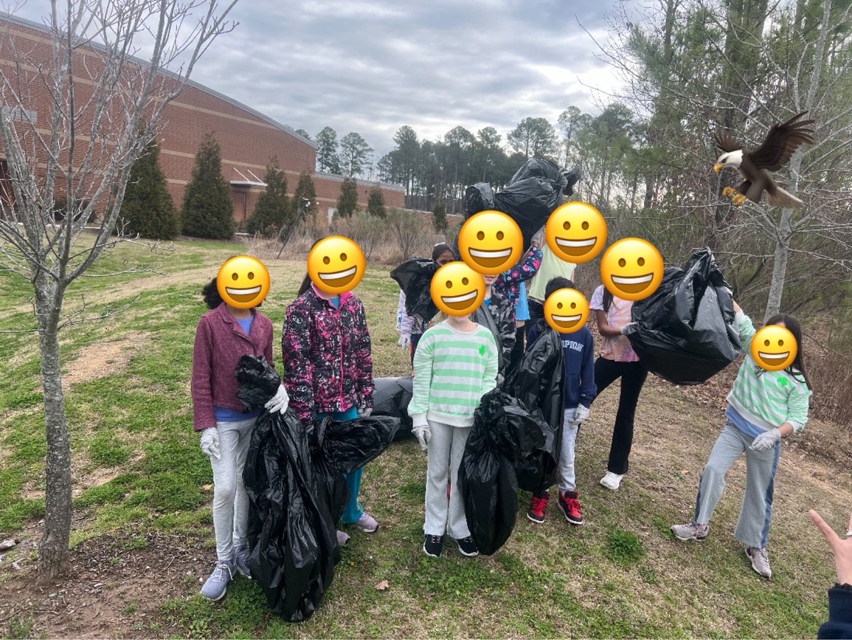 ⁦@HortonsCreekES⁩ #OPMClub2024 #RandomActsOfKindness Trash-ure hunt this AM! Boy did we find a lot 😳 Pls put trash in trash cans! Keep the community clean-n-green! ⁦@Counselor_Moffe⁩ ⁦@msbinghamcasey⁩ ⁦@TiffCooper123⁩ #otherhawksmatter #togetherisbetter