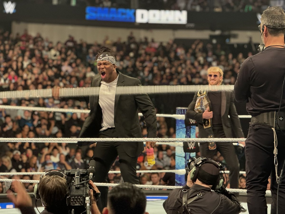 Cheesestickrat's tweet photo. Thread of my fav #Smackdown  shots from tonight! https://t.co/VEJiKMYxRp