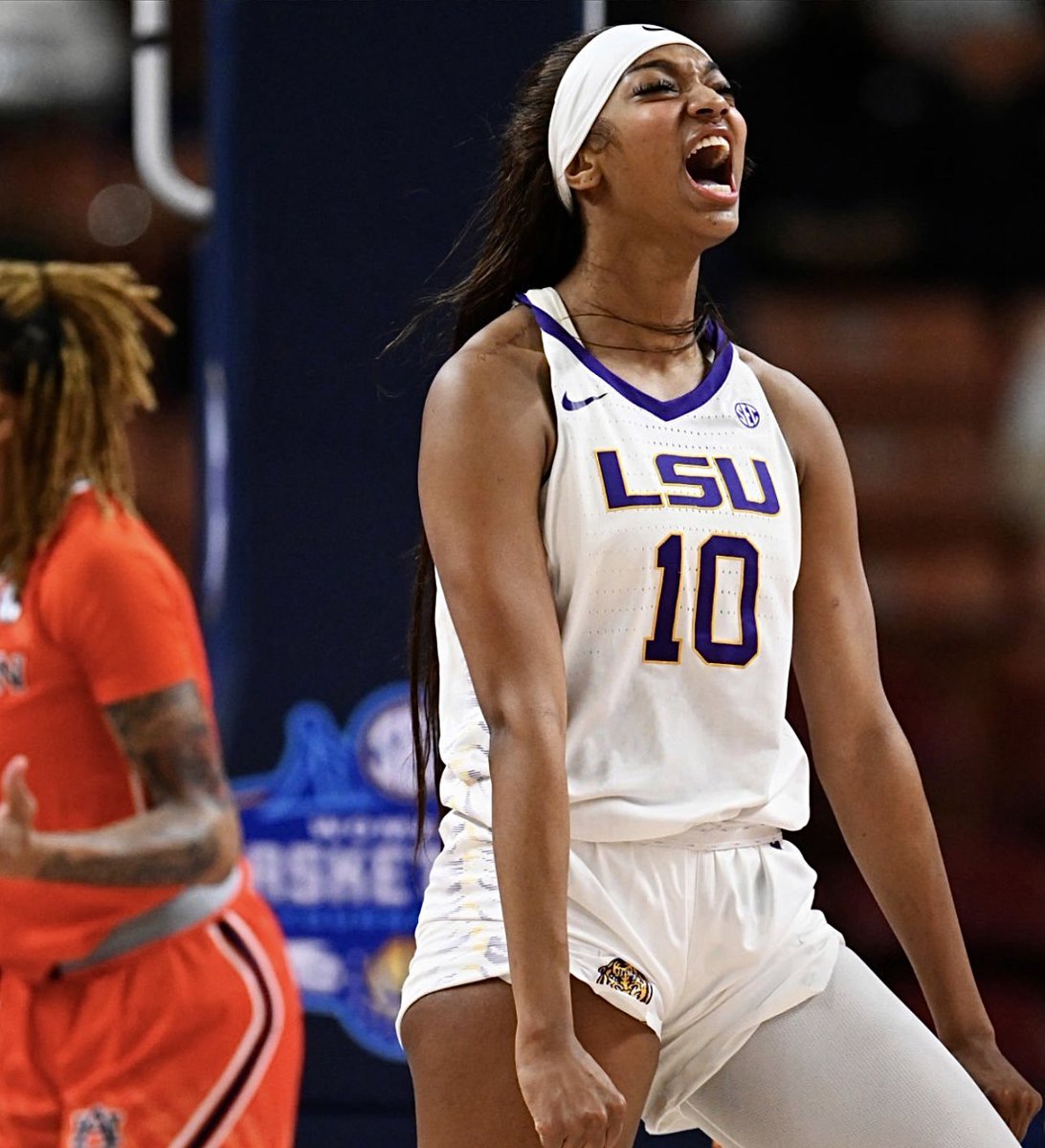 trendyhoopstars's tweet photo. Angel Reese’s last 10 games:

18.2 PTS
14.8 RBS
2.8 AST
1.8 STL
1.0 BLK

Numbers don’t lie! 😮‍💨

@Reese10Angel | #NCAAW https://t.co/QE1Mhygs6j