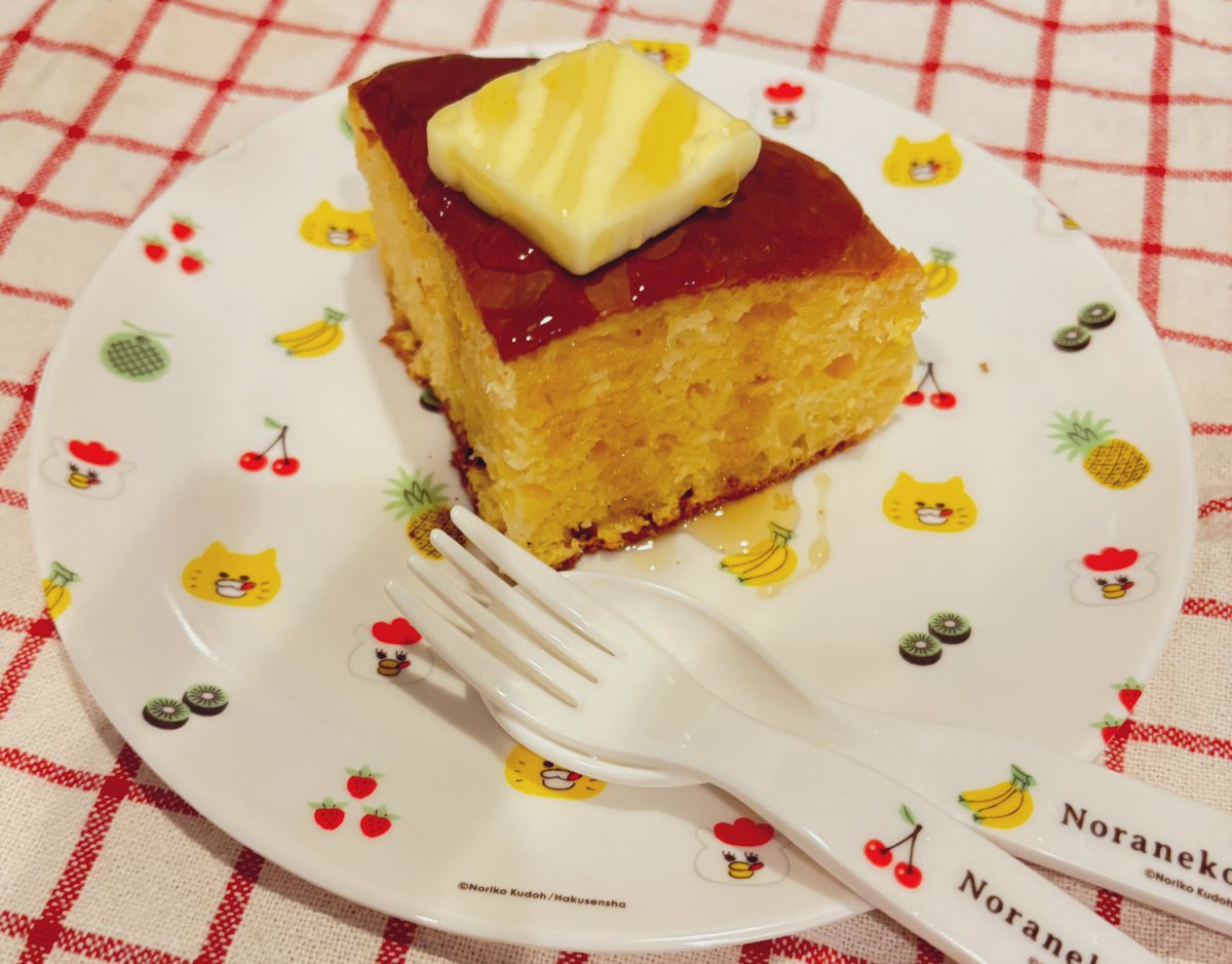 コドモエ年間購読特典のお皿とカトラリー🍌🍒可愛くて娘大喜び🐱ﾆｬｰ