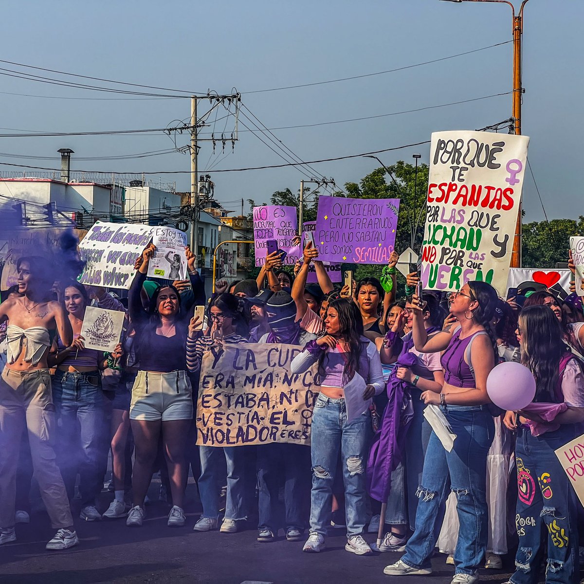 #Cúcuta se hizo sentir este #8M desde la justa y digna rabia las #mujeres salieron a las calles en donde manifestaron denuncias y exigencias frente a @FiscaliaCol , la @semcucuta , el @MintrabajoCol , el medio de comunicación @laopinioncucuta , la @GoberNorte y @AlcaldiaCucuta