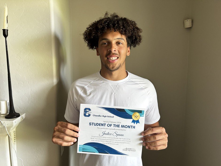 Wolves Family!! 🐺 Please help us congratulate our Senior wide receiver, Justice Spann, on being Chandler High School’s Student of the Month! 💙 
#StudentAthlete
#StandOnBusiness