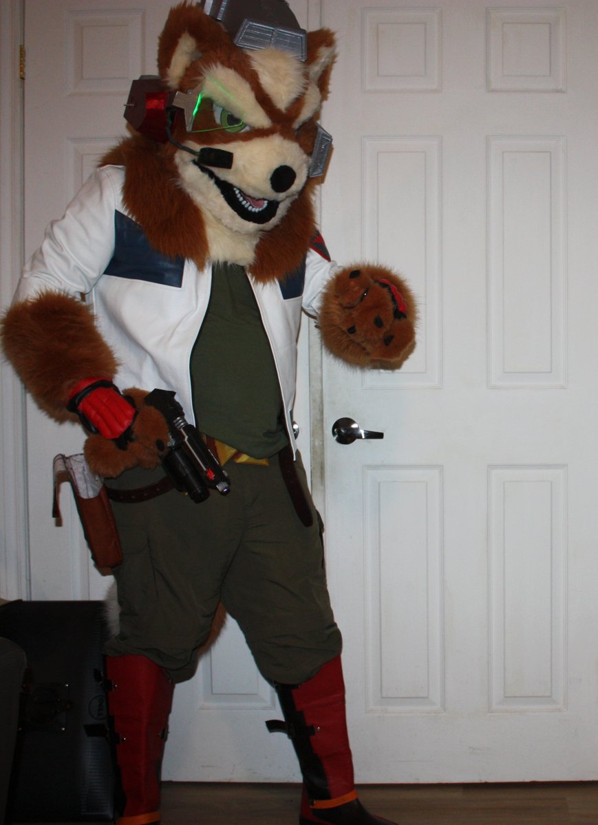 nikko_wolf's tweet photo. Finally got some shots in: 

Ready for #FurnalEquinox #FursuitFriday #starfox 

Thanks @Maxbasesshop for making the head base. couldn't have finished without it. 

belt is 3d printed TPU , designed by me
Hand paws : modified kloofs
jaw set , designed by me
@Jaz_fox_30787 for tail https://t.co/wD0kSF2orz