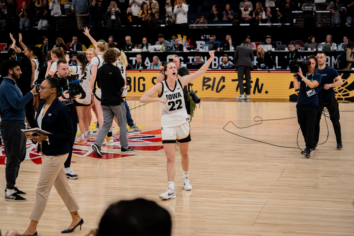 ballislifewbb_'s tweet photo. Games were won. Records were set. Congrats to Caitlin Clark for having the most 3PM in a single season and Iowa for winning against Penn State 95-62!

📷: Adama Doucoure / Ballislife https://t.co/dFaWEAEcEx