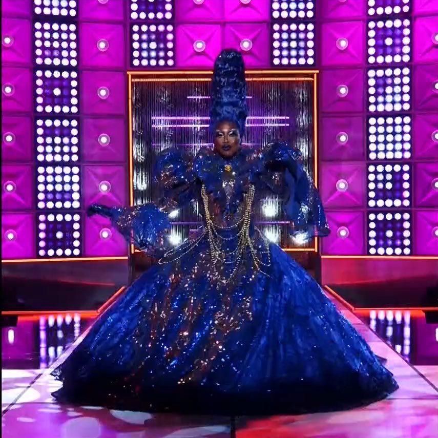 mascarayde's tweet photo. this bitch is actually insane like i am SPEECHLESS #dragrace https://t.co/tkKWqUEbGa