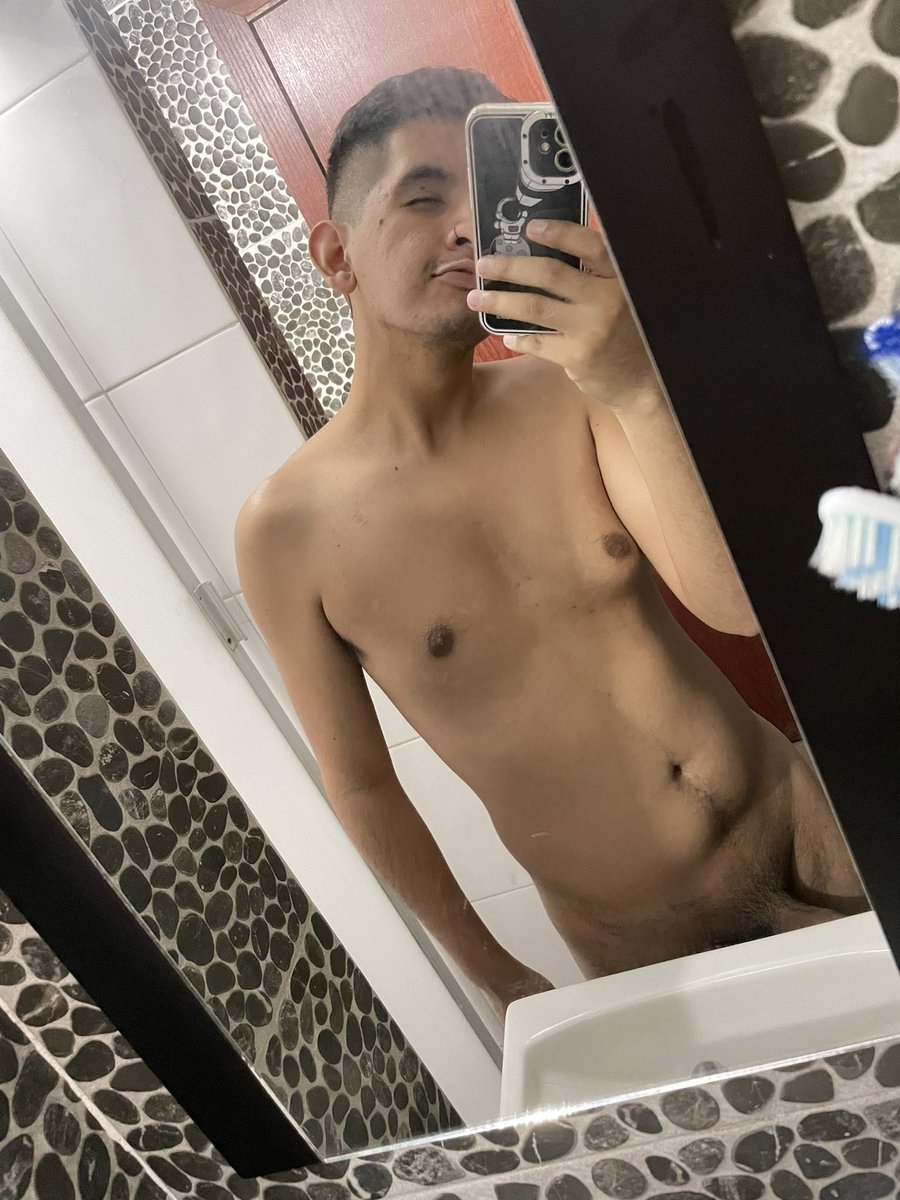 JuanCor42481956's tweet photo. ¡Feliz cumpleaños a mi! 🫂
RT 🔁 MG ❤️
#RT #Gay #GayDF #GayCDMX #CRUISIN
@radargaymx @radargaymx https://t.co/PX7mkYru8e