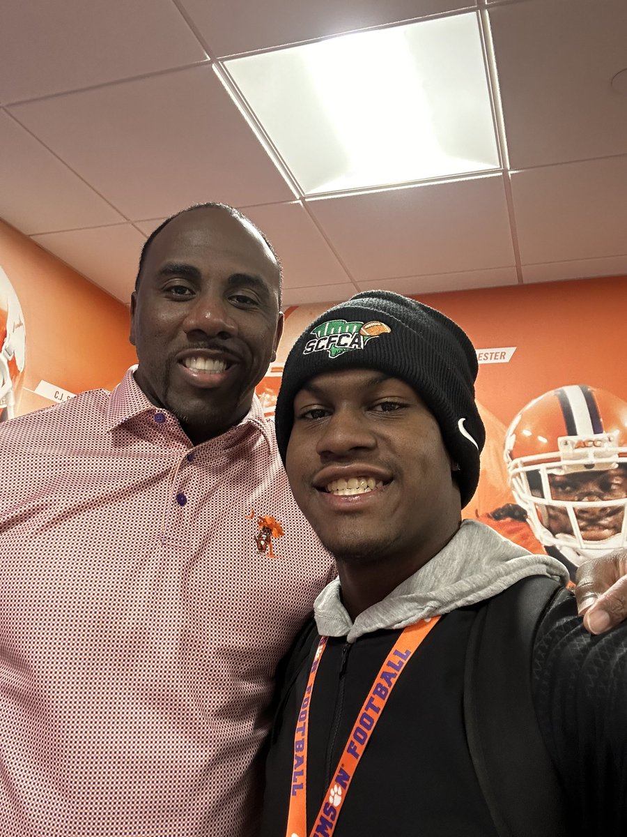 Coach D.J. Brownlee tweet media