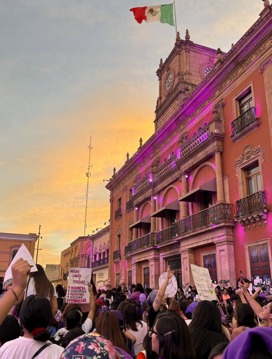 ameliafloresc's tweet photo. México lindo y querido yyyyy …… 
#8marzo2024 #8M2024 https://t.co/L3yvo1KsrW
