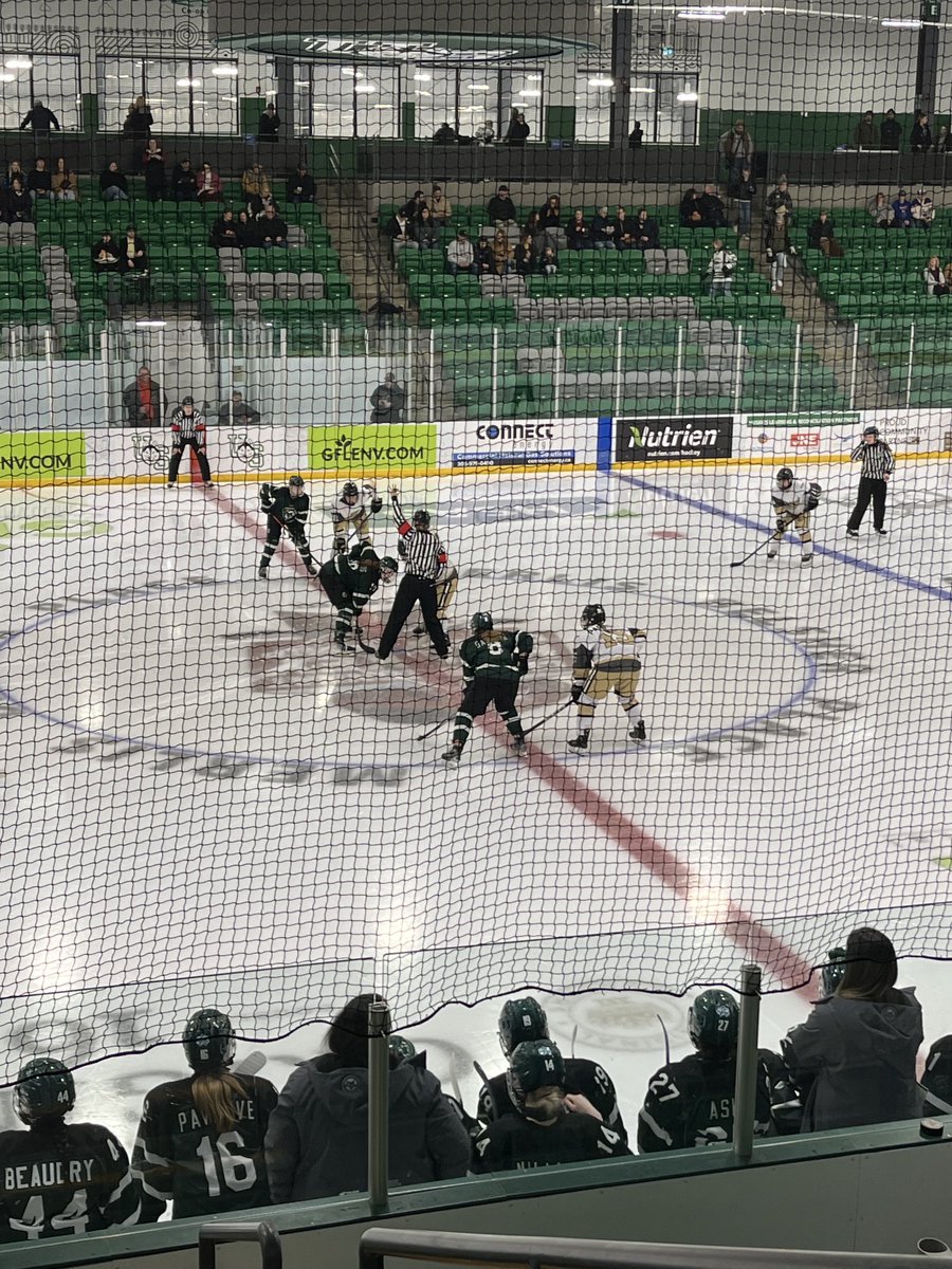 mguitard10's tweet photo. Sask FU18AAA playoff action.  Weyburn vs Saskatoon. #EarnYourStripes ⁦@HockeySask_ODP⁩ https://t.co/dteDJGbarN