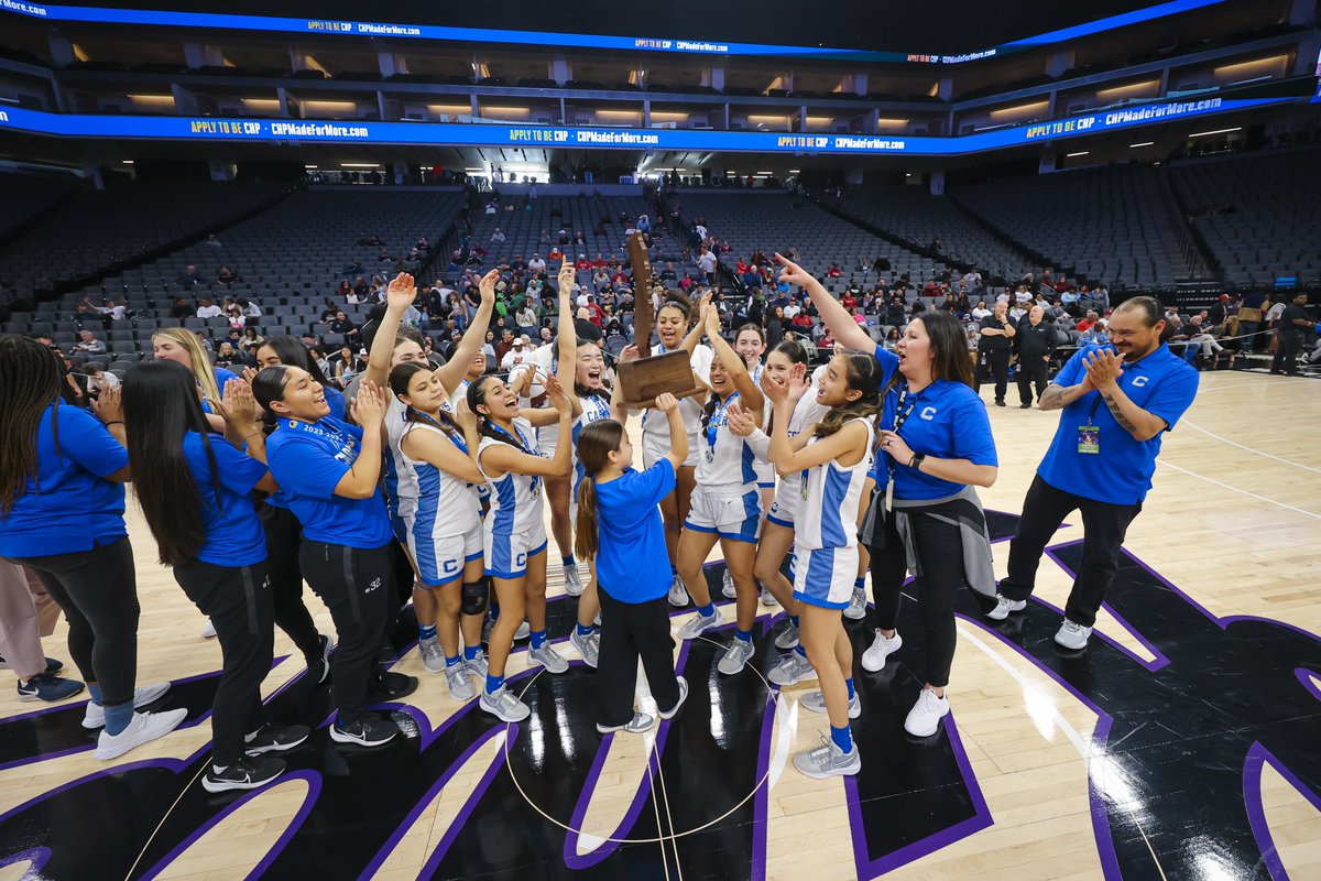 marshallphoto's tweet photo. State champs!!! 🏆 @BbCaruthers https://t.co/Sa1vjfop8u
