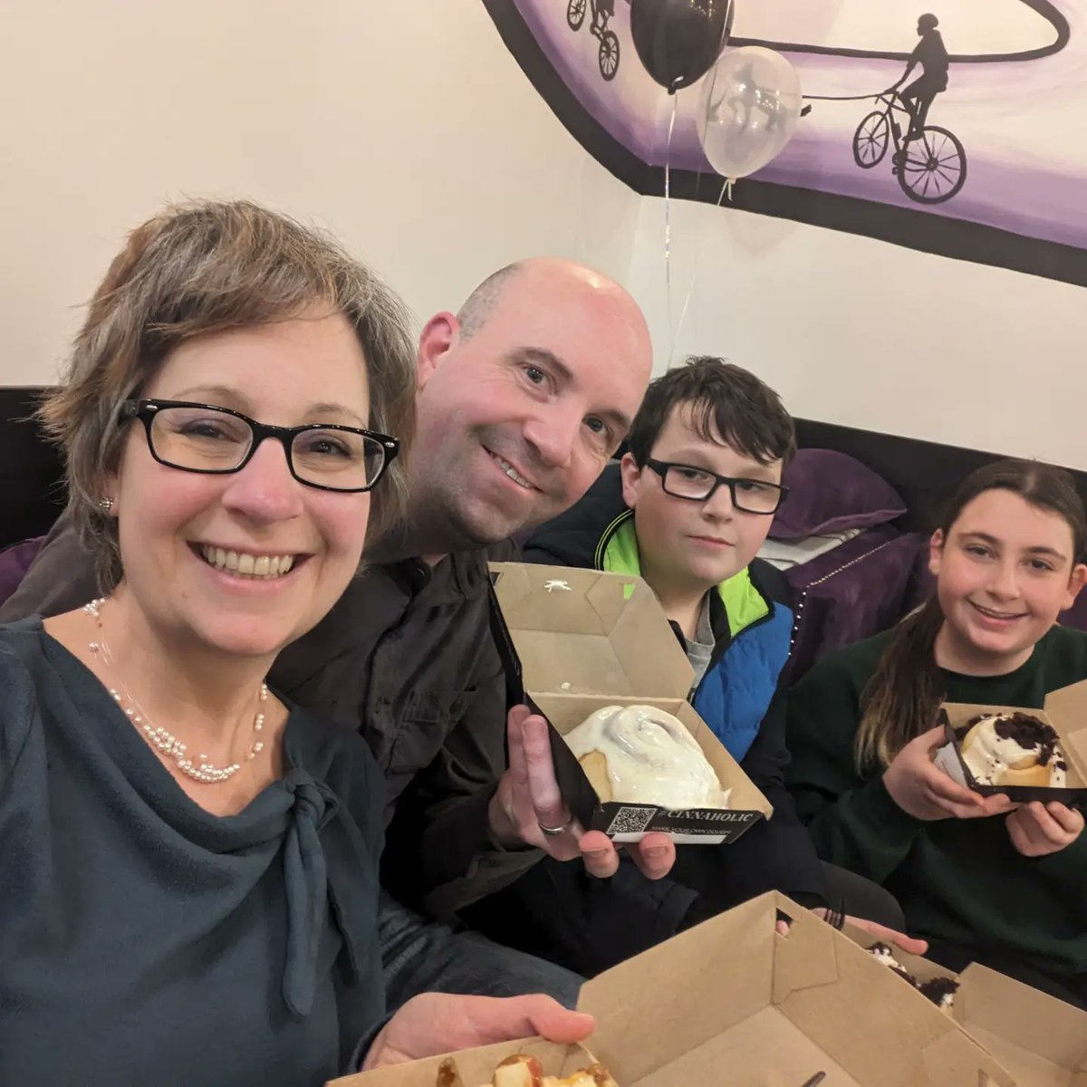 MatsonForHouse's tweet image. Welcome to Ankeny, @Cinnaholic! We're excited to have you here in #HD42! 

P.S. The apple pie cinnamon roll was AMAZING! 

#AlwaysBeBuildingCommunity #SupportSmallBusinesses #VeganBakery