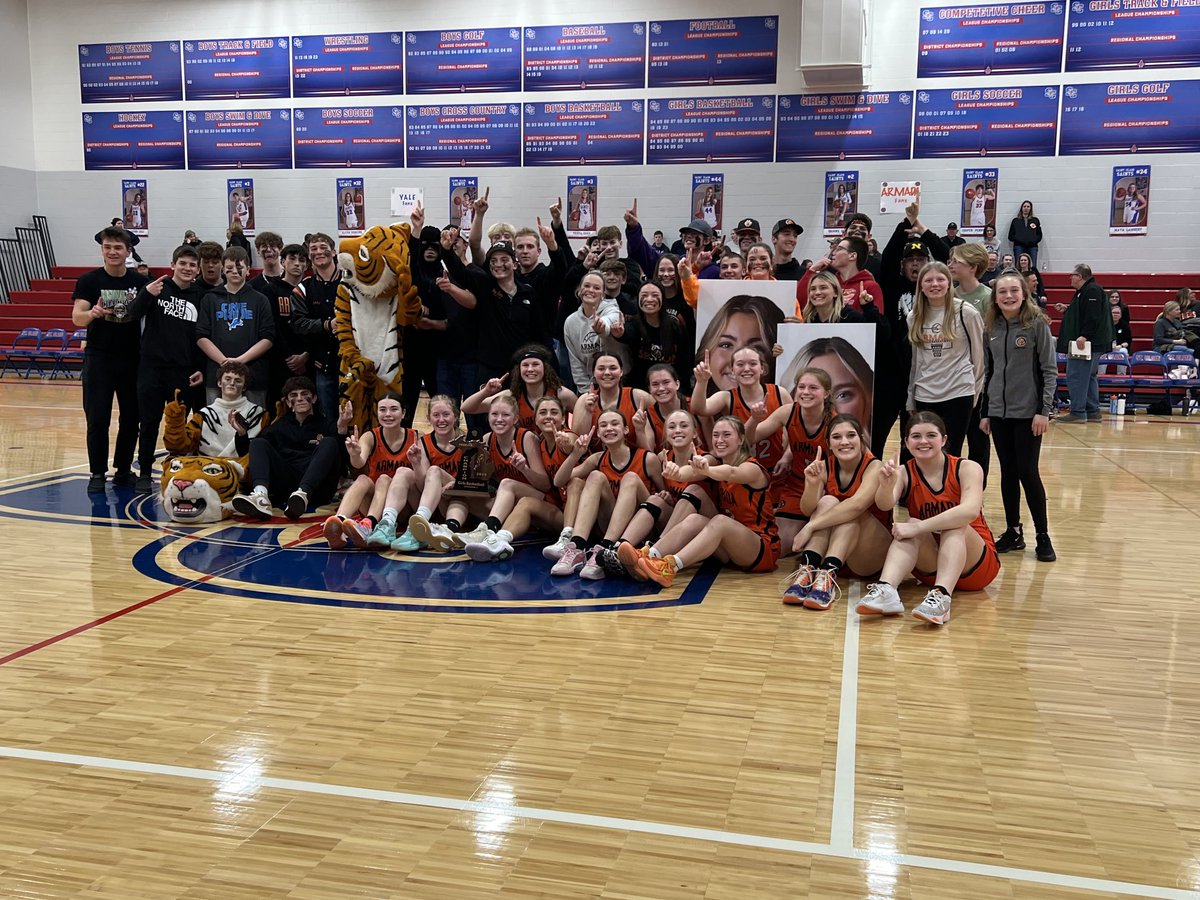 Congrats to Armada Girls 🏀 on ending a 42 year drought and winning a MHSAA D2 District championship 49 - 29 vs Yale! 🐅👍🏻🏀