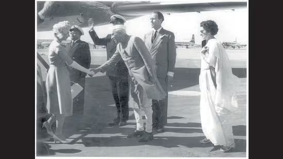 htTweets's tweet photo. #HTArchives | When the Queen visited India to seal ties with Britain
https://t.co/1AhabjDlUf https://t.co/D4a8Jom4t5