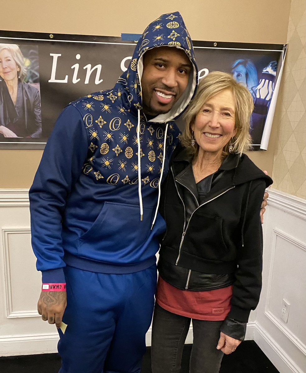 FlyTyBands__'s tweet image. Tonite w/ actress @mslinshaye known for her role as the paranormal Elise Rainier in the James Wan horror classic film “@InsidiousMovie ”. 💪🏽💫💯

#monstermania #monstermaniacon #monstermaniaconvention #horror #insidious #insidious2 #insidiousmovie #insidious3