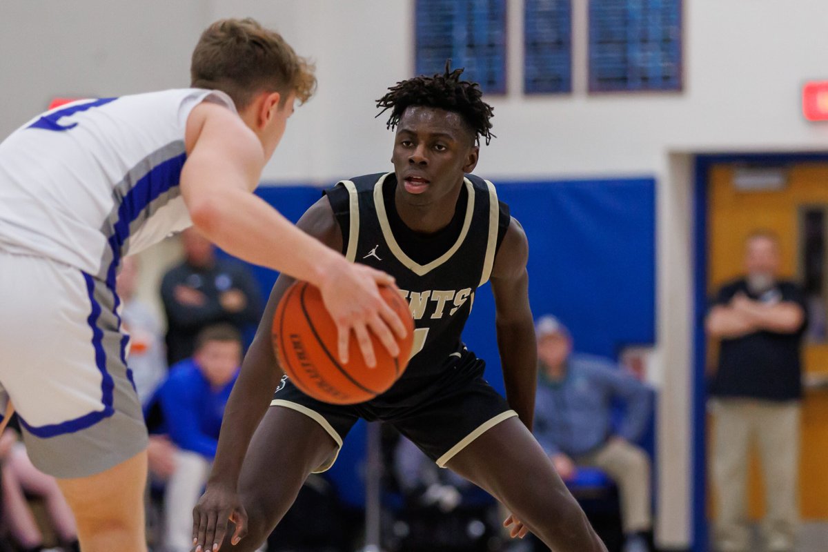 Defensive stopper Elijah Komoro helps Saints shut down Eagles in PIAA opener mikedragosports.com/defensive-stop… #mikedragosports