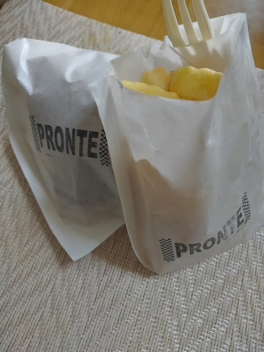 yukika_minamino's tweet photo. プロンテでロコバーガーを買ったぞい
#PRONTE
#森町
#南野雪花 https://t.co/1qbS9W8j0W
