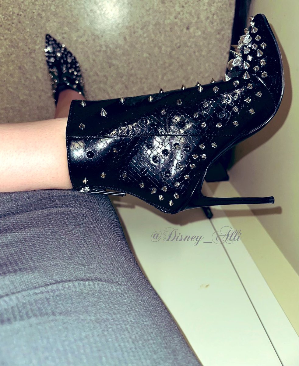 New @stevemadden boots! #shoes #shoefie #shoestagram #shoesoftheday #sotd #outfitoftheday #ootd #highheellife #highheellover #highheeladdict #shoelover #shoeporn #instaheels #heelsporn #heels #highheeledboots #bootlover #bootfreak #bootporn #bootaddict #highheeledbooties #showoff