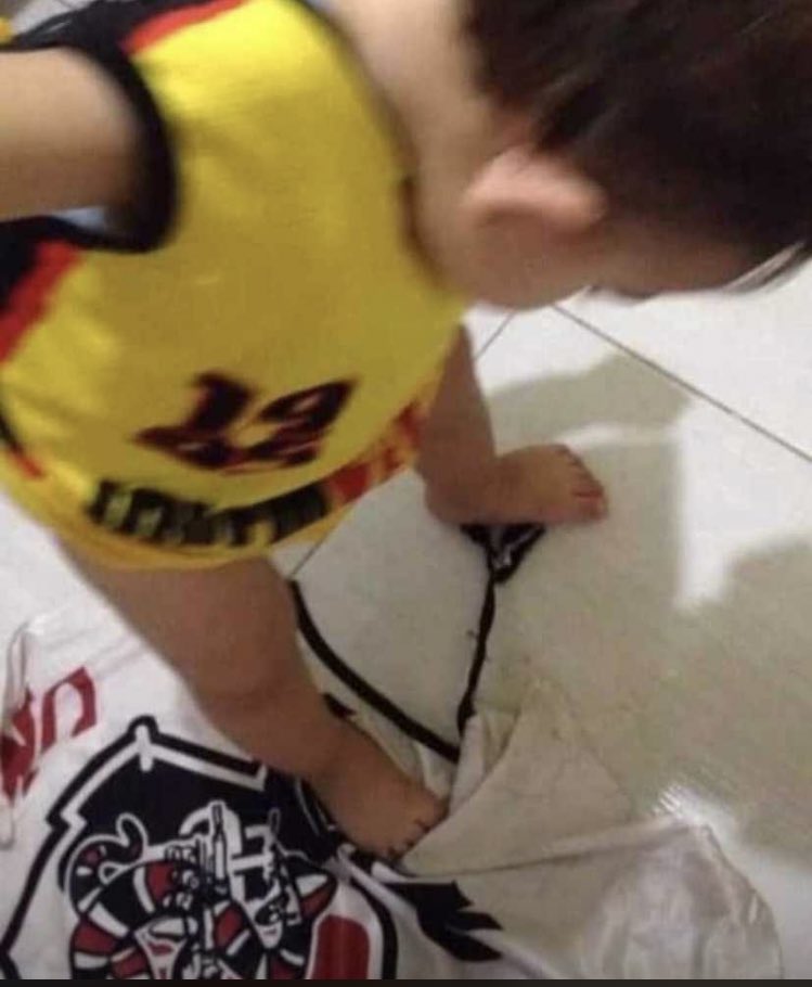 Nycolas1905's tweet photo. Se tá no chão é pra pisar!!!! https://t.co/nTW5INnfSb