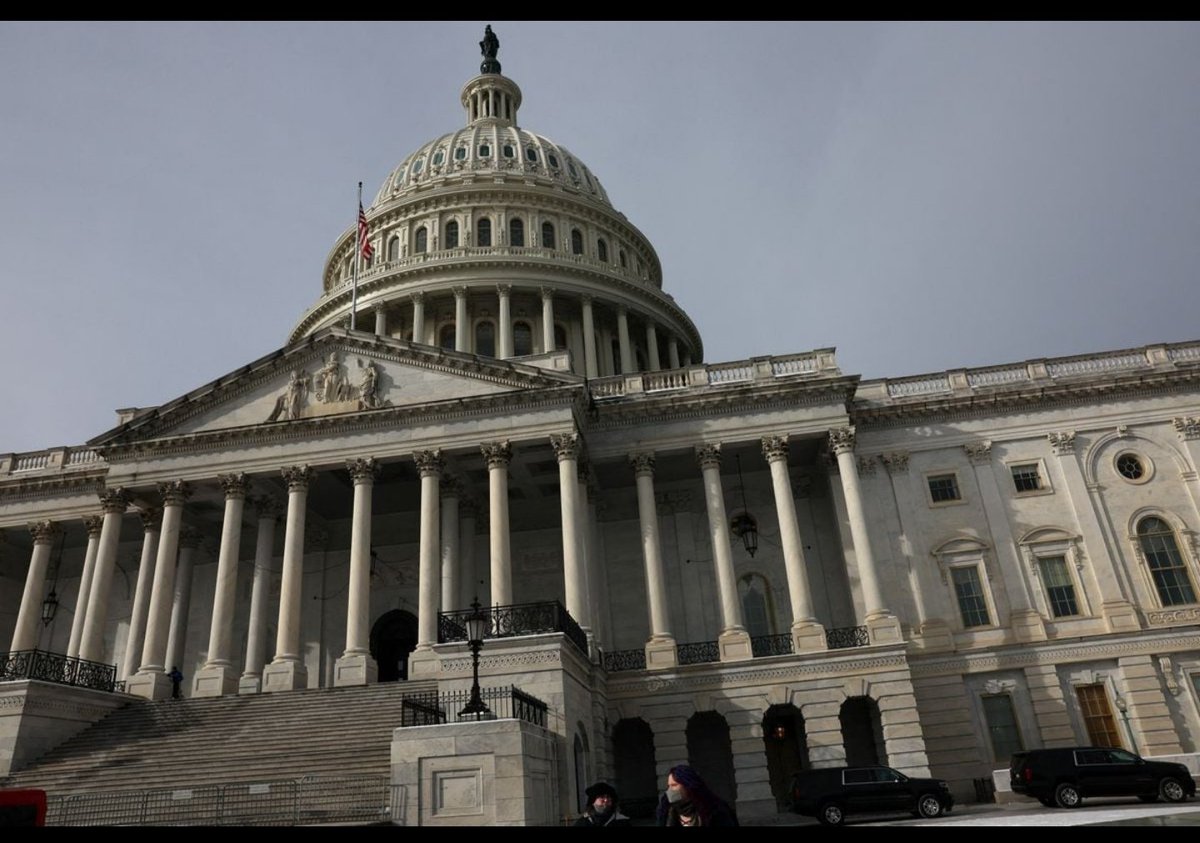 CNBCTV18Live's tweet photo. #US #Senate passes key government funding bills hours ahead of shutdown deadline
#Stopgapbill https://t.co/0b8O0MRFR8