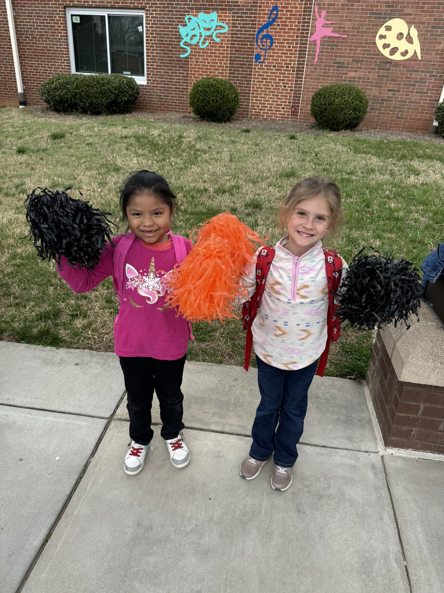 DiggsLatham's tweet photo. Happy #InternationalWomensDay ! Thank you to our women educators, faculty, and staff for all you do for our school daily. We celebrated today, showing our school spirit, especially with music and dancing during dismissal. #CreatingOurMasterpiece https://t.co/ezHhwpMogn