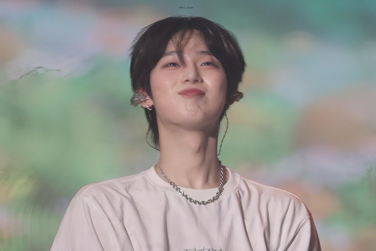 luvsunoofv's tweet photo. MY BABY ☹️ https://t.co/kPKqknMktD