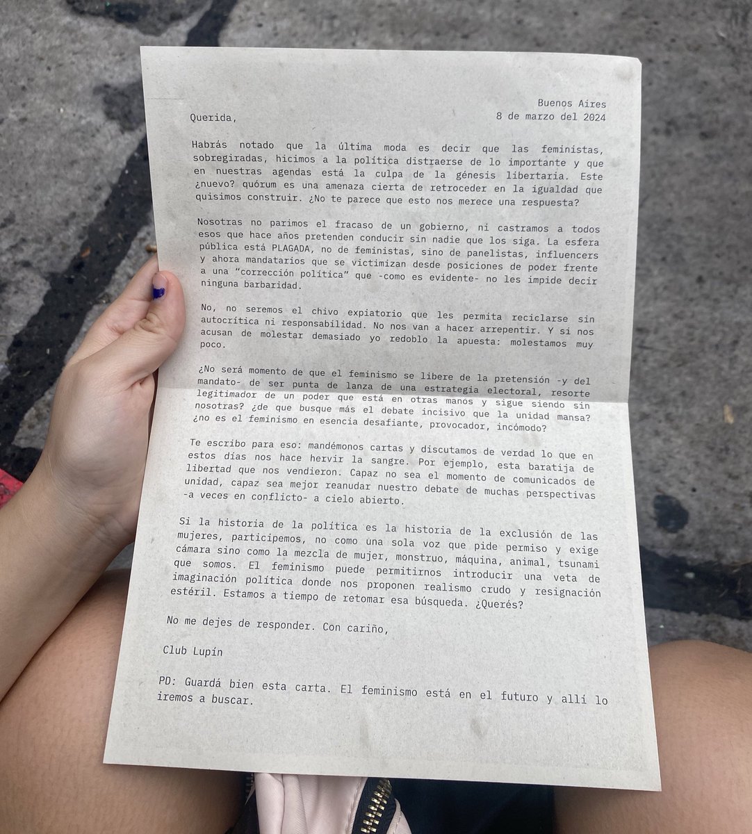 Al mundo lo destruyen los varones y nosotras lo reconstruimos sin parar, esta no va a ser la excepción. Aguanten las chicas💖💖💖
